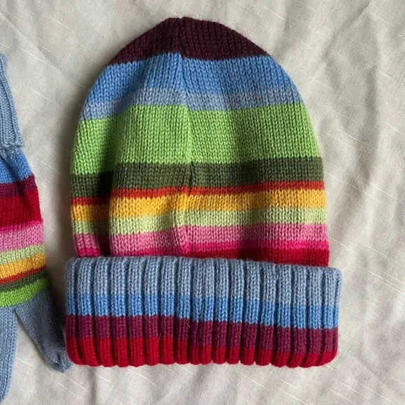 Ladies winter beanie style hat and matching gloves 🧤 Bright color multi-stripes - Picture 4 of 6